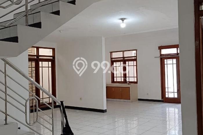 Rumah Mewah LB 200m2 Siap Pakai Desain Elegan di Pasteur, Bandung Rumah Mewah LB 200m2 Siap Pakai Desain Elegan di Pasteur, Bandung
