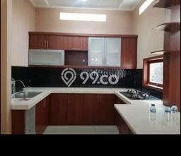 Rumah di , Dekat Stasiun, 5 KT, LT 232m2m² LB 275m2m² Rumah di , Dekat Stasiun, 5 KT, LT 232m2m² LB 275m2m²