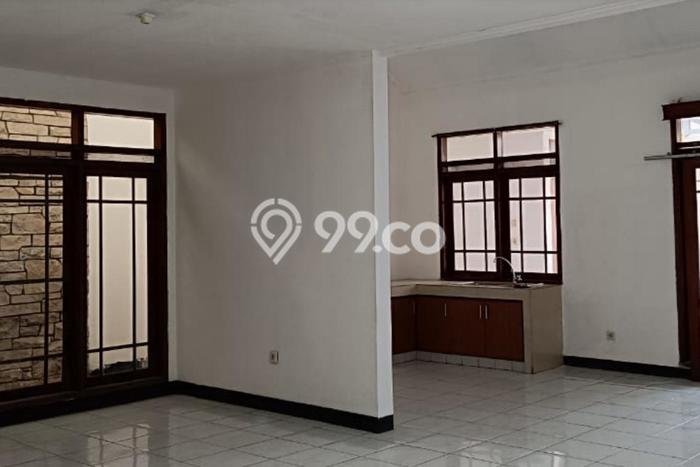 Rumah Mewah LB 200m2 Siap Pakai Desain Elegan di Pasteur, Bandung Rumah Mewah LB 200m2 Siap Pakai Desain Elegan di Pasteur, Bandung