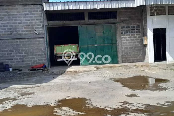 Disewakan Gudang di Kawasan Ramai Teluk Naga Luas 900m2 Disewakan Gudang di Kawasan Ramai Teluk Naga Luas 900m2