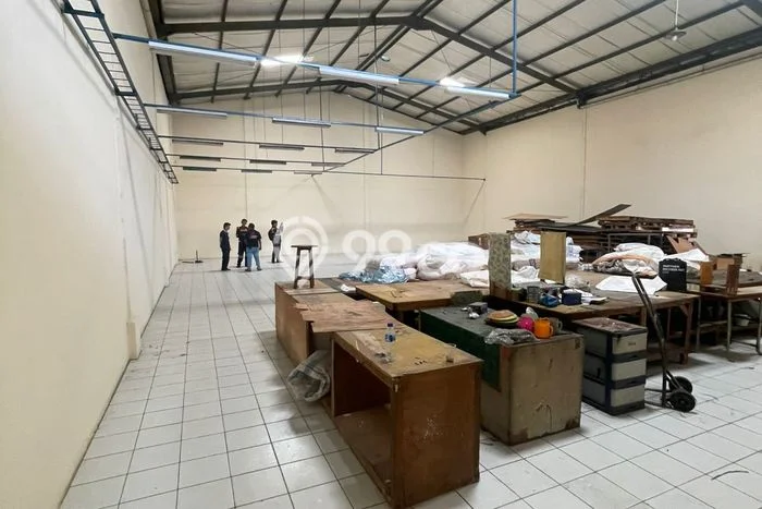 Gudang Disewakan di Dadap, Luas 450m2m², Lingkungan Bisnis Gudang Disewakan di Dadap, Luas 450m2m², Lingkungan Bisnis