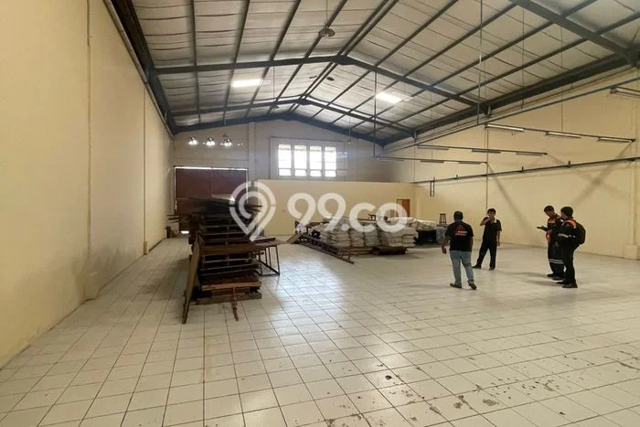 Gudang Disewakan di Dadap, Luas 450m2m², Lingkungan Bisnis Gudang Disewakan di Dadap, Luas 450m2m², Lingkungan Bisnis