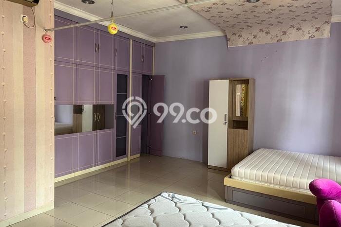Disewakan! Rumah 3 Kamar Tidur &
3 Kamar Mandi di Pantai Indah Kapuk, Jakarta Utara Disewakan! Rumah 3 Kamar Tidur &
3 Kamar Mandi di Pantai Indah Kapuk, Jakarta Utara