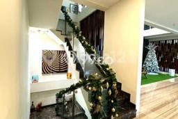 Dijual Rumah Luas Megah Dengan View Cantik di Pantai Indah Kapuk, Jakarta Utara Dijual Rumah Luas Megah Dengan View Cantik di Pantai Indah Kapuk, Jakarta Utara
