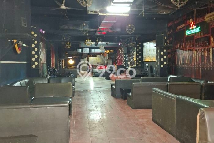 Disewakan Ruko di Kawasan Ramai Sudirman Luas 400m2 Disewakan Ruko di Kawasan Ramai Sudirman Luas 400m2