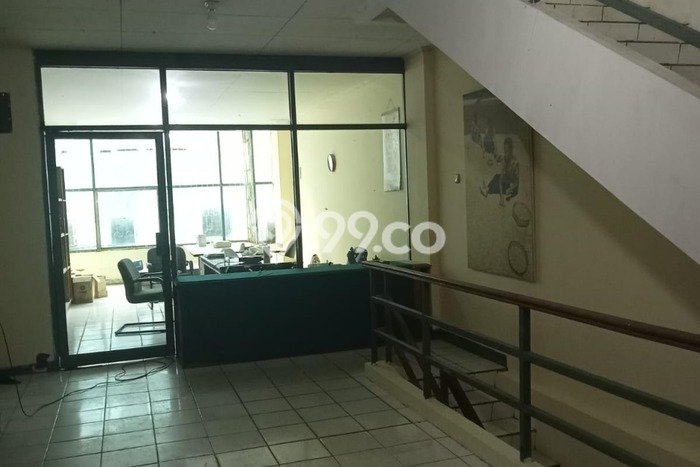 Ruko Disewa di Jakarta Utara dengan LB 200m2 Area Komersial Ramai Ruko Disewa di Jakarta Utara dengan LB 200m2 Area Komersial Ramai