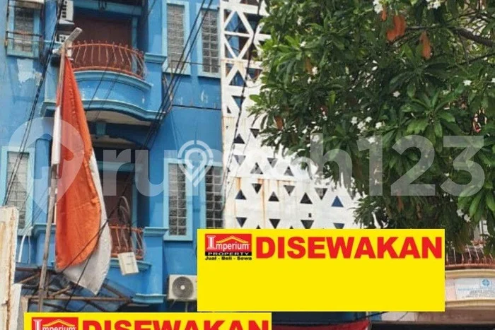 AREA KOMERSIAL! Ruko For Rent di Pulo Gadung, Luas 208m2m², Akses Strategis AREA KOMERSIAL! Ruko For Rent di Pulo Gadung, Luas 208m2m², Akses Strategis