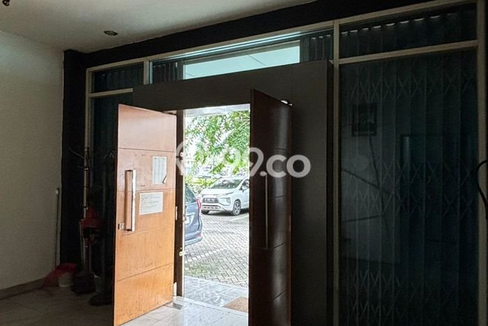 Ruko Disewa di Jakarta Utara dengan LB 350m2 Area Komersial Ramai Ruko Disewa di Jakarta Utara dengan LB 350m2 Area Komersial Ramai