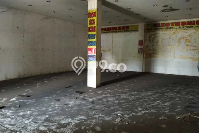 Ruko disewakan di Pamulang Tangerang Selatan dengan luas bangunan 165m2 Ruko disewakan di Pamulang Tangerang Selatan dengan luas bangunan 165m2