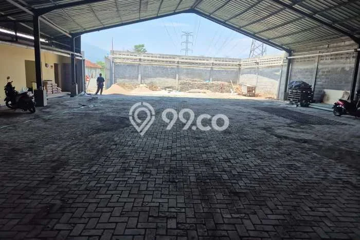 Gudang bagus disewakan di Banjaran Bandung dengan LB 1400m2 harga sewa terbaik Gudang bagus disewakan di Banjaran Bandung dengan LB 1400m2 harga sewa terbaik