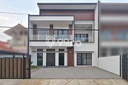 Jual Rumah Mewah Megah Dengan View Eksklusif di BSD Nusaloka, Tangerang Jual Rumah Mewah Megah Dengan View Eksklusif di BSD Nusaloka, Tangerang