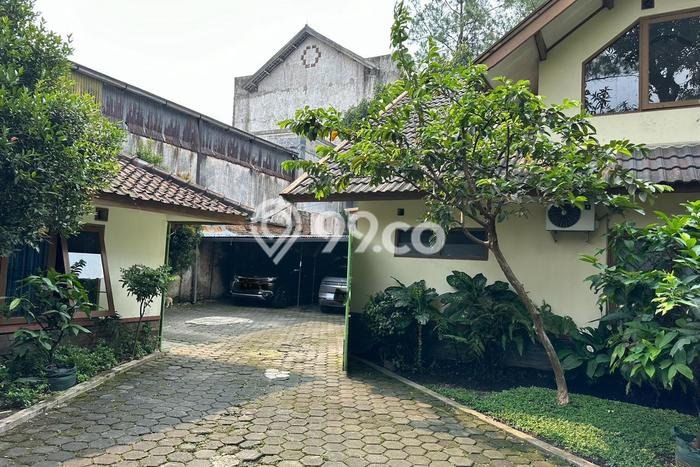 Hunian Mewah Siap Huni LT 1060m2 di Babakan Ciparay, Bandung Hunian Mewah Siap Huni LT 1060m2 di Babakan Ciparay, Bandung