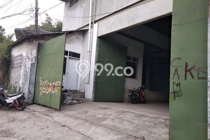 Gudang Kawasan Komersial di Cimahi Selatan, Luas 1000m², For Rent, Ready Digunakan Gudang Kawasan Komersial di Cimahi Selatan, Luas 1000m², For Rent, Ready Digunakan