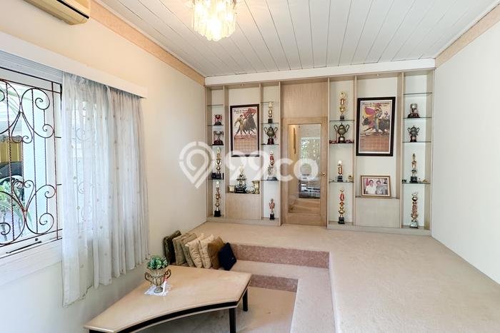 INVESTASI CERDAS! Rumah Exclusive Sukasari, Bandung, LT 1100m2m² Luas Bangunan 300m2m² INVESTASI CERDAS! Rumah Exclusive Sukasari, Bandung, LT 1100m2m² Luas Bangunan 300m2m²