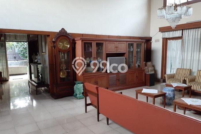 Rumah Elit LB 385m2 Siap Pakai Desain Elegan di Hegarmanah, Bandung Rumah Elit LB 385m2 Siap Pakai Desain Elegan di Hegarmanah, Bandung
