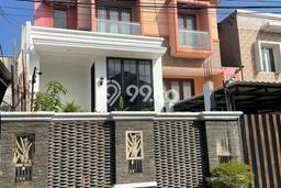 Ready to Use! Premium House LT 250m2 Desain Elegan di Meruya Ready to Use! Premium House LT 250m2 Desain Elegan di Meruya
