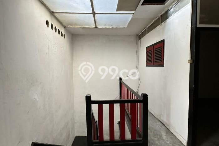 Ruko Disewa di Jakarta Timur dengan LB 90m2 Area Komersial Ramai Ruko Disewa di Jakarta Timur dengan LB 90m2 Area Komersial Ramai