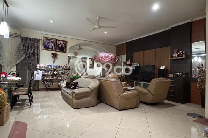 KESEMPATAN TERBAIK! Rumah Nyaman di Pantai Indah Kapuk, LT 276m² Bangunan 400m² KESEMPATAN TERBAIK! Rumah Nyaman di Pantai Indah Kapuk, LT 276m² Bangunan 400m²
