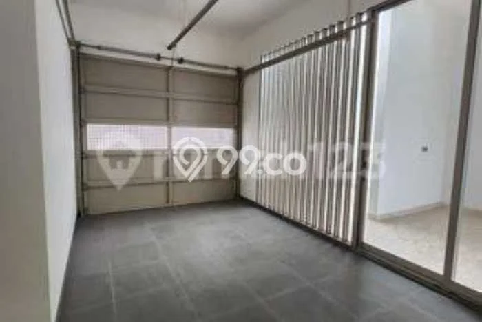 Rumah area Golf Island, Akses ke Stasiun, 4 KT, LT 300m² Bangunan 350m² Rumah area Golf Island, Akses ke Stasiun, 4 KT, LT 300m² Bangunan 350m²