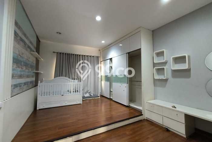 HARGA SPESIAL! Rumah di , Akses ke Pusat Kota, 3 KT, LT 196m2m² Bangunan 360m2m² HARGA SPESIAL! Rumah di , Akses ke Pusat Kota, 3 KT, LT 196m2m² Bangunan 360m2m²