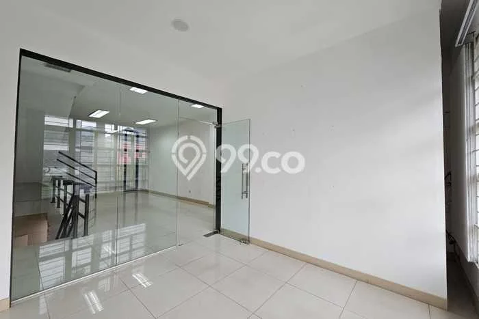 Ruko untuk Disewa di Pusat Jakarta Utara Luas Bangunan 200m2 Ruko untuk Disewa di Pusat Jakarta Utara Luas Bangunan 200m2