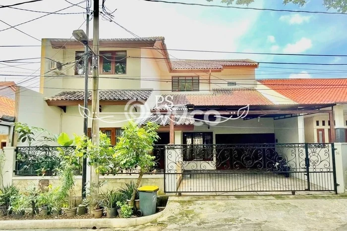 Rumah Eksklusif Dijual LT 240m2 di Cinere, Depok Rumah Eksklusif Dijual LT 240m2 di Cinere, Depok