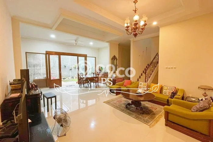 Rumah Eksklusif Dijual LT 240m2 di Cinere, Depok Rumah Eksklusif Dijual LT 240m2 di Cinere, Depok