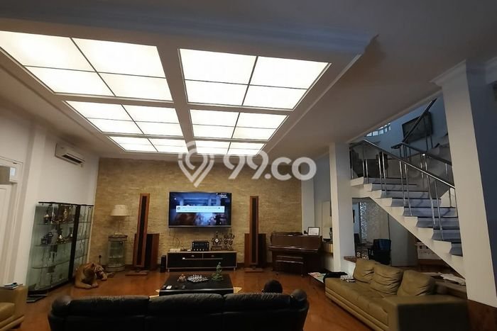 Jual Rumah Luas Elegan Dengan View Eksklusif di Ampera, Jakarta Selatan Jual Rumah Luas Elegan Dengan View Eksklusif di Ampera, Jakarta Selatan