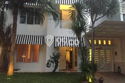 Rumah Asri area Cinere, 2 KM, LT 204m² Bangunan 200m² Rumah Asri area Cinere, 2 KM, LT 204m² Bangunan 200m²