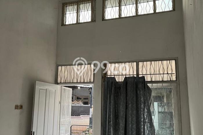 LOKASI TERBAIK! Rumah di Pegadungan, 2 KM, Lingkungan Elite, Luas 120m² Bangunan 100m² LOKASI TERBAIK! Rumah di Pegadungan, 2 KM, Lingkungan Elite, Luas 120m² Bangunan 100m²