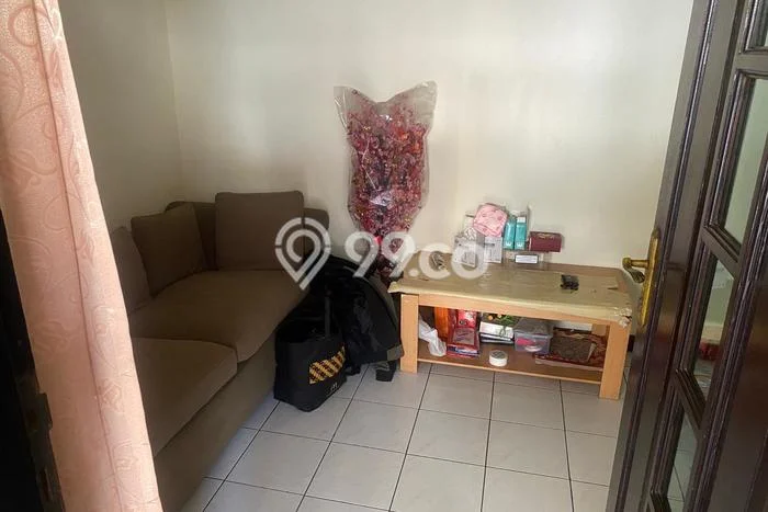 Rumah Luas Asri 3 KT Siap Pakai di Daan Mogot Jakarta Barat Rumah Luas Asri 3 KT Siap Pakai di Daan Mogot Jakarta Barat