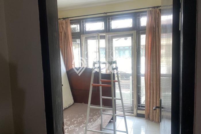 Rumah Luas Asri 3 KT Siap Pakai di Daan Mogot Jakarta Barat Rumah Luas Asri 3 KT Siap Pakai di Daan Mogot Jakarta Barat