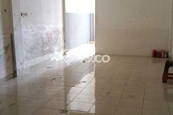 KAWASAN KOMERSIAL! Ruko For Rent di Taman Surya, Luas 150m2m², Jalan Utama KAWASAN KOMERSIAL! Ruko For Rent di Taman Surya, Luas 150m2m², Jalan Utama