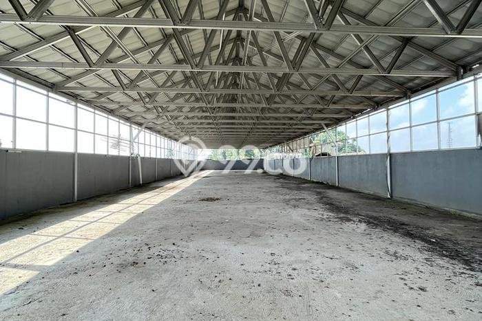 Area Ramai! Ruko Dijual di Cihideung untuk Bisnis Luas Bangunan 520m2 Area Ramai! Ruko Dijual di Cihideung untuk Bisnis Luas Bangunan 520m2