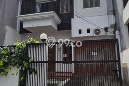 Rumah Luxury Modern Tanpa Renovasi di Puri Indah Jakarta Barat Rumah Luxury Modern Tanpa Renovasi di Puri Indah Jakarta Barat
