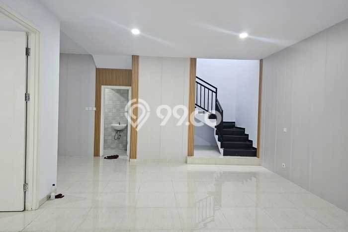 Rumah Mewah LB 100m2 Siap Pakai Desain Elegan di BSD Green Wich, Tangerang Rumah Mewah LB 100m2 Siap Pakai Desain Elegan di BSD Green Wich, Tangerang