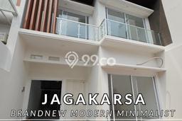 Rumah Strategis Modern Lb 176m2 di Jagakarsa, Jakarta Selatan Rumah Strategis Modern Lb 176m2 di Jagakarsa, Jakarta Selatan