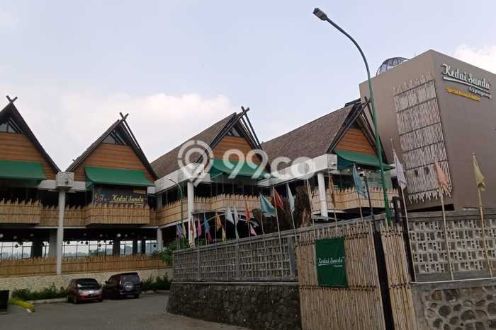 Untuk Dijual! Komersial di Cipayung Bogor LT 2300m2 / LB 3000m2 Kawasan Strategis Untuk Dijual! Komersial di Cipayung Bogor LT 2300m2 / LB 3000m2 Kawasan Strategis