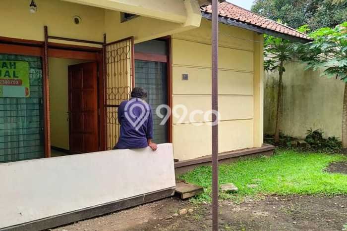 Dijual Rumah Mewah Elegan Dengan View Cantik di Sayap Dago, Bandung Dijual Rumah Mewah Elegan Dengan View Cantik di Sayap Dago, Bandung