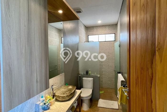 Hunian Mewah LB 300m2 Siap Pakai Desain Elegan di Setiabudi, Bandung Hunian Mewah LB 300m2 Siap Pakai Desain Elegan di Setiabudi, Bandung