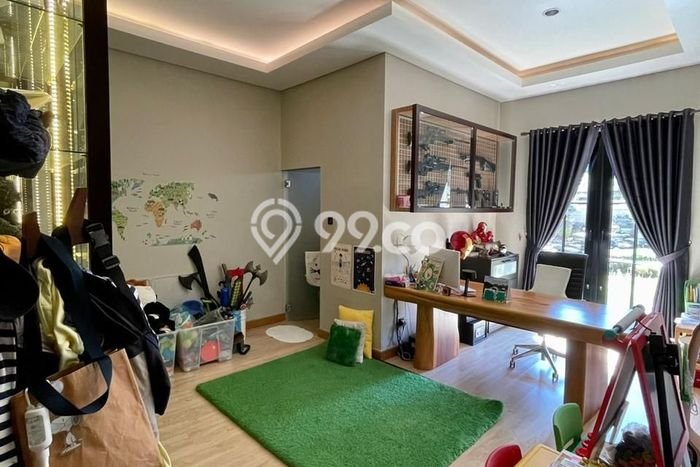 Hunian Mewah LB 300m2 Siap Pakai Desain Elegan di Setiabudi, Bandung Hunian Mewah LB 300m2 Siap Pakai Desain Elegan di Setiabudi, Bandung