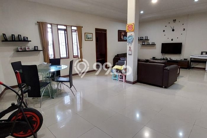 Ruko Dijual di Moch Toha LT 161m2, LB 480m2 Solusi Investasi Cerdas Ruko Dijual di Moch Toha LT 161m2, LB 480m2 Solusi Investasi Cerdas