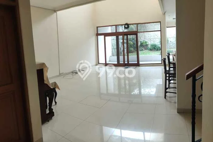 Rumah Elit Modern Tanpa Renovasi di Soekarno Hatta Bandung Rumah Elit Modern Tanpa Renovasi di Soekarno Hatta Bandung