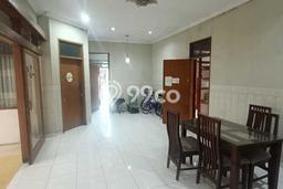 For Sale! Luxury House LT 200m2 Desain Elegan di Singgasana For Sale! Luxury House LT 200m2 Desain Elegan di Singgasana