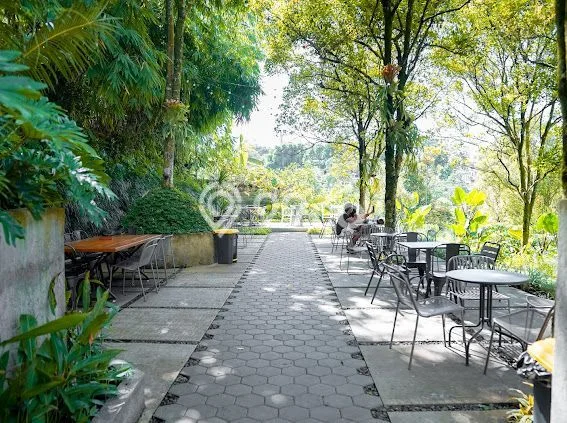 Unit Komersial Dijual di Bandung LT 2830m2 & LB 166m2 Unit Komersial Dijual di Bandung LT 2830m2 & LB 166m2