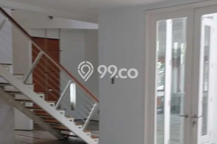 Rumah Mewah LB 724m2 Siap Huni Desain Elegan di Geger Kalong, Bandung Rumah Mewah LB 724m2 Siap Huni Desain Elegan di Geger Kalong, Bandung