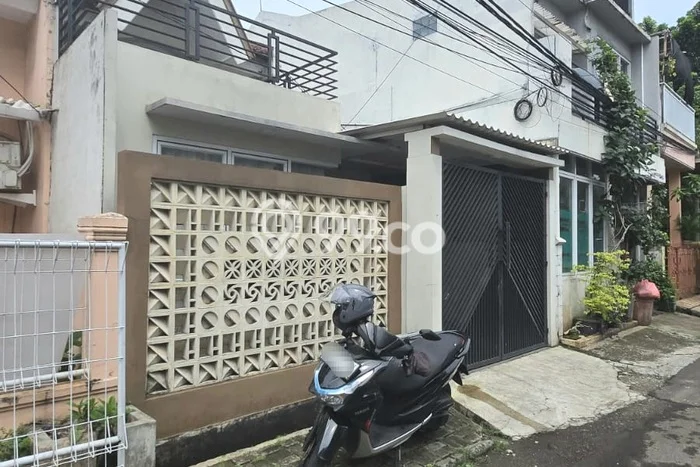 Dijual Hunian Rumah Terawat 2 KT di Gading Serpong, Tangerang Dijual Hunian Rumah Terawat 2 KT di Gading Serpong, Tangerang