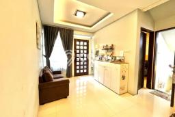 Rumah Modern Cantik 3 KT Siap Huni di Karang Tengah Rumah Modern Cantik 3 KT Siap Huni di Karang Tengah