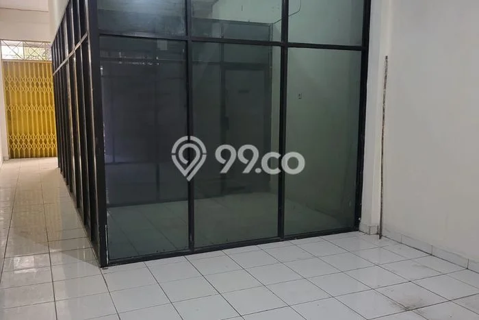 Unit Ruko Dijual di Jakarta Barat LT 67m2 & LB 240m2 Unit Ruko Dijual di Jakarta Barat LT 67m2 & LB 240m2