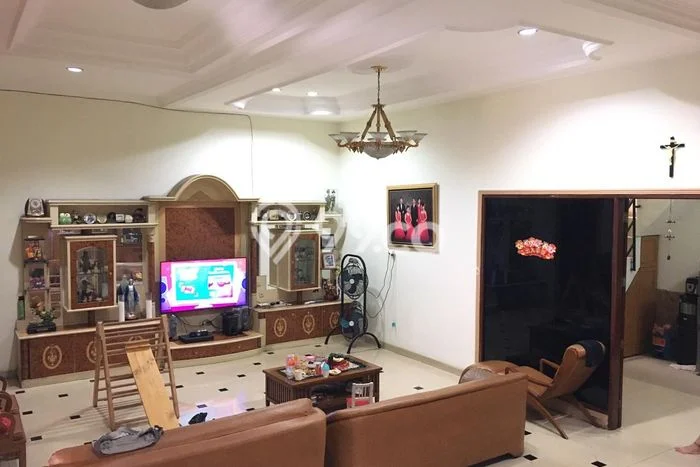 Rumah Elit Modern Tanpa Renovasi di Taman Palem Jakarta Barat Rumah Elit Modern Tanpa Renovasi di Taman Palem Jakarta Barat
